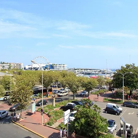 Pure & Chic 2beds/2baths In Centre! شقة