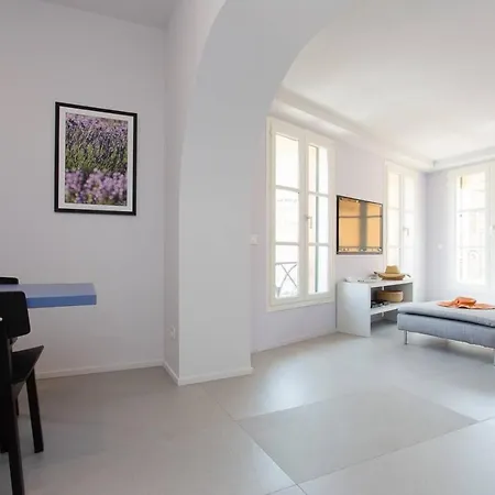 Apartment Pure & Chic 2beds/2baths In Centre! Cannes