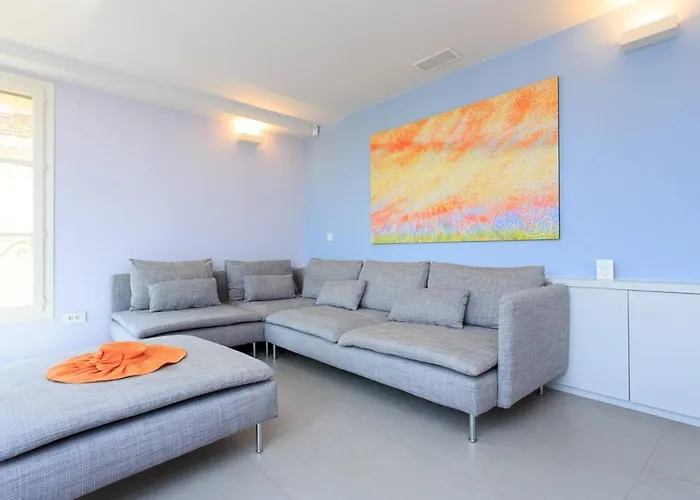 Pure & Chic 2beds/2baths In Centre! كان