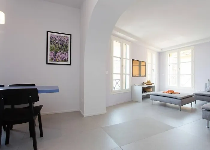 شقة Pure & Chic 2beds/2baths In Centre! كان