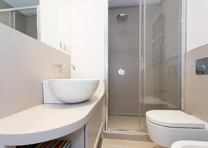Pure & Chic 2beds/2baths In Centre! * كان